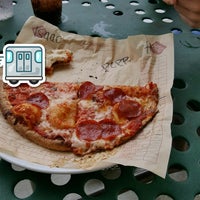 6/23/2017 tarihinde Val R.ziyaretçi tarafından Mod Pizza'de çekilen fotoğraf
