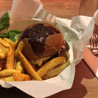 2/4/2019にMustafa Kubilay B.がPiper Cub Burger&amp;amp;Steakで撮った写真