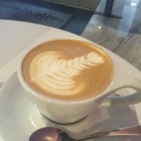 Foto diambil di Caffé Aficionado oleh Brian R. pada 4/12/2016