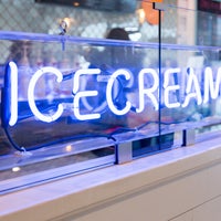 1/5/2018 tarihinde Cremefina Ice Cream Parlourziyaretçi tarafından Cremefina Ice Cream Parlour'de çekilen fotoğraf