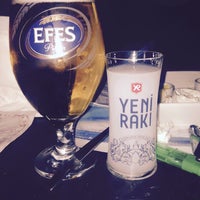 Das Foto wurde bei Adress Cafe &amp;amp; Bar von Neşet I. am 10/19/2014 aufgenommen