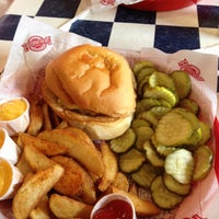 Photo taken at Fuddruckers by Nicole N. on 4/22/2013