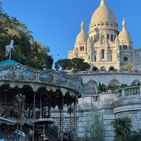 Photo taken at Carousel de Montmartre by Donna on 10/19/2021