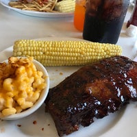 Photo taken at Lucille&amp;#39;s Smokehouse Bar-B-Que by Chellie D. on 1/27/2019