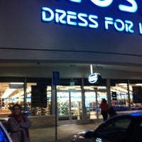 a que hora cierran ross