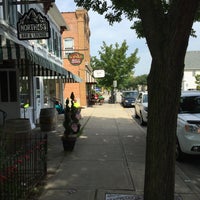 9/5/2016 tarihinde Gregory ☕️💪 T.ziyaretçi tarafından Cedarburg Coffee Roastery'de çekilen fotoğraf