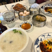 9/22/2018 tarihinde Joyce Y.ziyaretçi tarafından The Empress Seafood Restaurant'de çekilen fotoğraf