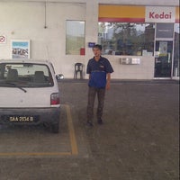 Photo taken at Shell by Pahlawan Autobot Second Hand on 9/2/2013