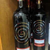 3/8/2019에 Shayna A.님이 Gotham Wines &amp;amp; Liquor에서 찍은 사진