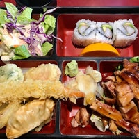 Foto tomada en Meiko Sushi Japanese Restaurant  por Dennis F. el 2/1/2018