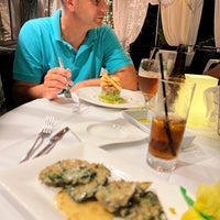 Photo taken at Oceanos Oyster Bar &amp;amp; Sea Grill by Michael L. on 8/30/2022