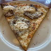 Снимок сделан в Mangiamo Pizza - Restaurant - Catering пользователем Michael L. 8/29/2023