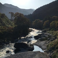 Photo taken at 鵜の瀬岩 by ayapenguin on 11/6/2016