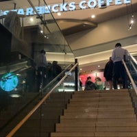 Photo taken at Starbucks by てっど K. on 11/21/2022