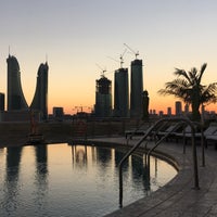 Photo taken at Four Seasons Hotel Bahrain Bay by 𝐳 on 1/11/2018