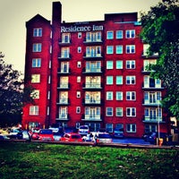 Foto tomada en Residence Inn by Marriott Atlanta Midtown/Historic  por Andy P. el 10/13/2012