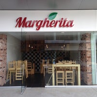 รูปภาพถ่ายที่ Margherita Pizza &amp; Vino โดย Salvador R. เมื่อ 7/25/2013