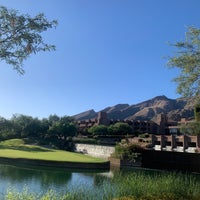 รูปภาพถ่ายที่ Loews Ventana Canyon Resort โดย DJ HBangeleyez (Ashley) เมื่อ 10/2/2023