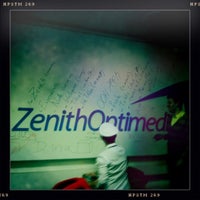 รูปภาพถ่ายที่ ZenithOptimedia โดย Tomas L. เมื่อ 10/30/2012