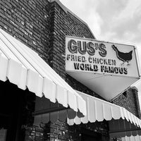 Photo taken at Gus&amp;#39;s World Famous Fried Chicken by CT S. on 4/8/2022