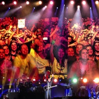Photo taken at Bon Jovi - Because We Can Tour. Convidado Especial: Nickelback by Ronan P. on 9/23/2013