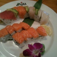 Снимок сделан в Mura Japanese Restaurant пользователем Amy T. 3/10/2013