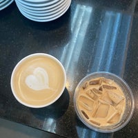 6/21/2022 tarihinde Seungjin L.ziyaretçi tarafından Ritual Coffee Roasters'de çekilen fotoğraf