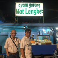 Photo taken at Ayam Goreng Mat Lengket by Enroen on 12/19/2017