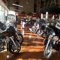 Снимок сделан в Peterson&amp;#39;s Harley-Davidson of Miami пользователем Big J. 3/20/2013