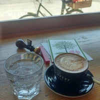 Photo taken at Discovery Coffee by Ruby 🚲 G. on 5/22/2017