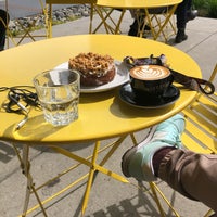 Photo taken at Discovery Coffee by Ruby 🚲 G. on 4/9/2018