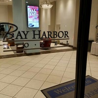 รูปภาพถ่ายที่ Best Western Bay Harbor Hotel โดย Jason L. เมื่อ 6/14/2016