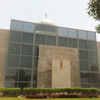 Photo taken at Abdulrahman Saddik Mosque by Melik Selcuk on 5/17/2013