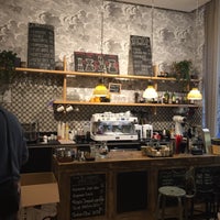 รูปภาพถ่ายที่ La Bohème Café โดย Alexander N. เมื่อ 3/16/2016