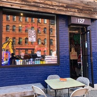Foto tirada no(a) Bronx Native Shop por Steve P. em 4/23/2018