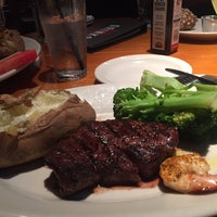 Photo taken at Black Angus Steakhouse by Leonor R. on 8/30/2016