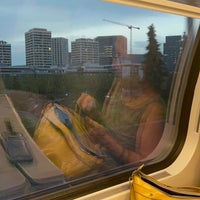 รูปภาพถ่ายที่ Bahnhof Oerlikon โดย Molia Z. เมื่อ 8/24/2023