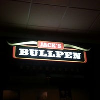 Foto tomada en Jack&amp;#39;s Bullpen Steakhouse  por Nickolas O. el 1/26/2013