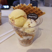 Photo taken at Häagen-Dazs by Ayothaya S. on 10/24/2018