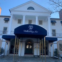 Foto tomada en Williamsburg Inn, an official Colonial Williamsburg Hotel  por Mark M. el 1/29/2022