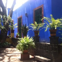 Foto tirada no(a) Museo Frida Kahlo por Chrys D. em 4/27/2013