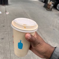 Photo taken at Blue Bottle Coffee by Andy J. on 6/16/2023