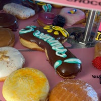 Photo taken at Voodoo Doughnut Too by Andy J. on 7/6/2023