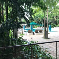 Photo taken at Swimming Pool Grand Hyatt Singapore by Vincent A. on 11/7/2018