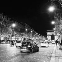 Photo taken at Avenue des Champs-Élysées by Jui Hong on 12/29/2015