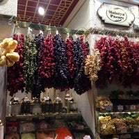 Photo taken at Spice Bazaar by Yusuf Ş. on 4/12/2013