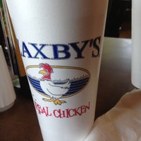 Photo taken at Zaxby&#39;s Chicken Fingers &amp; Buffalo Wings by Pat T. on 8/30/2013