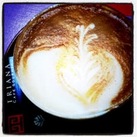 Foto tomada en Triana Café Gourmet  por Cecilia N. el 12/9/2012