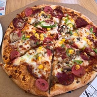 Photo taken at Domino&amp;#39;s Pizza by HaLiL Y. on 11/3/2018