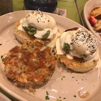 Photo taken at Snooze, an A.M. Eatery by Quincy V. on 8/18/2018